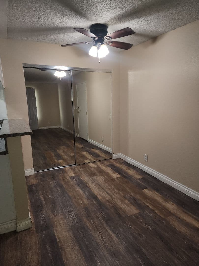 Sunland Apartment: 10500 SHERMAN GROVE AVE