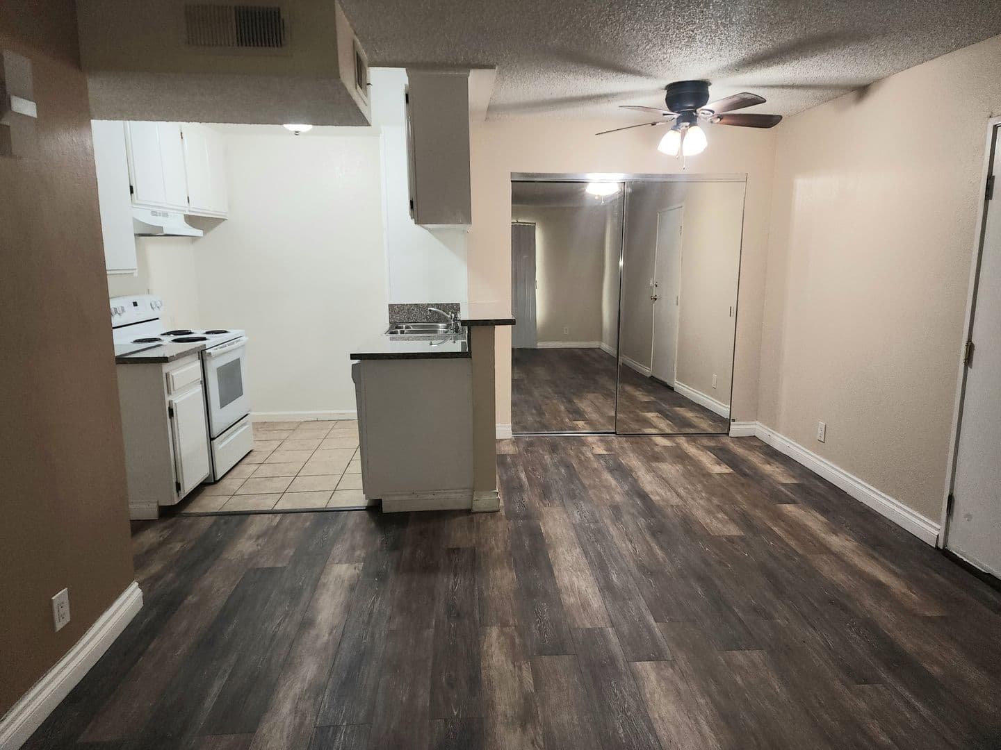 Sunland Apartment: 10500 SHERMAN GROVE AVE