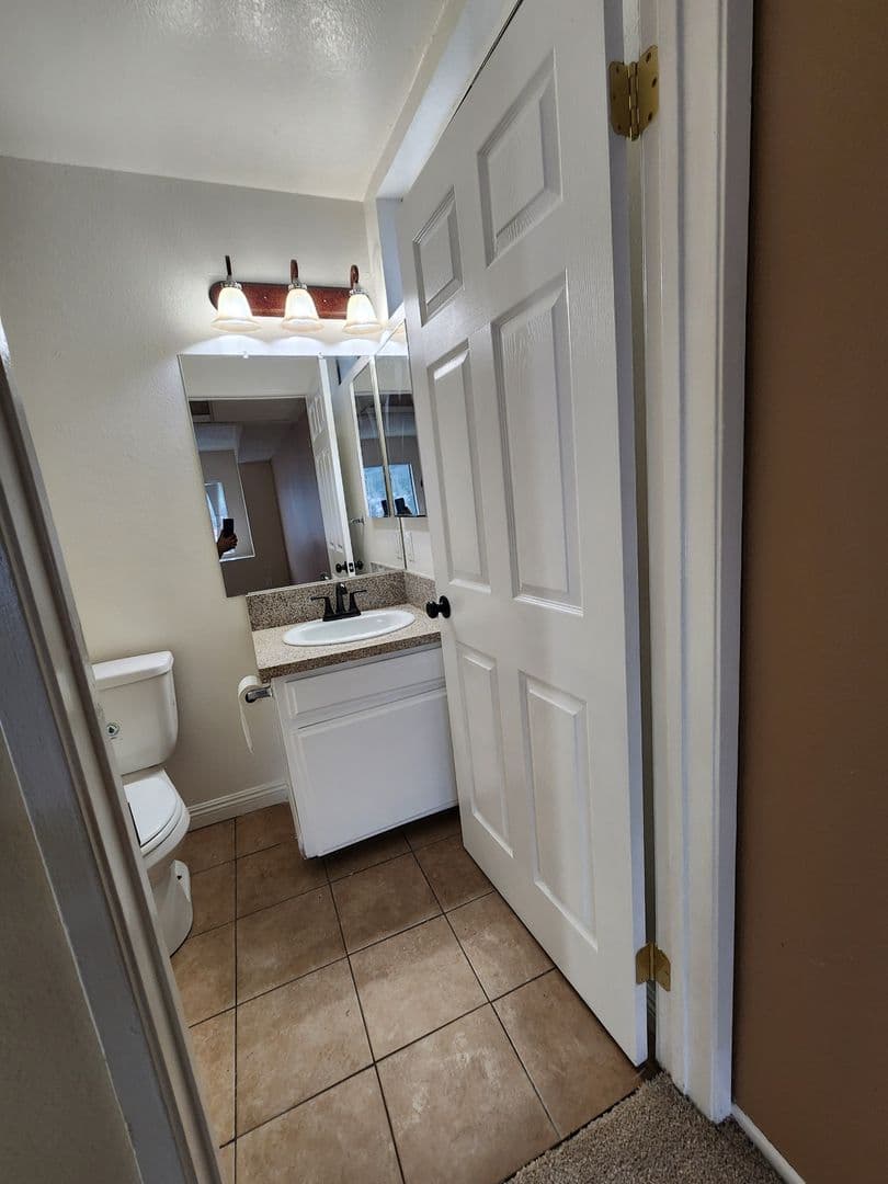 Sunland Apartment: 10500 SHERMAN GROVE AVE
