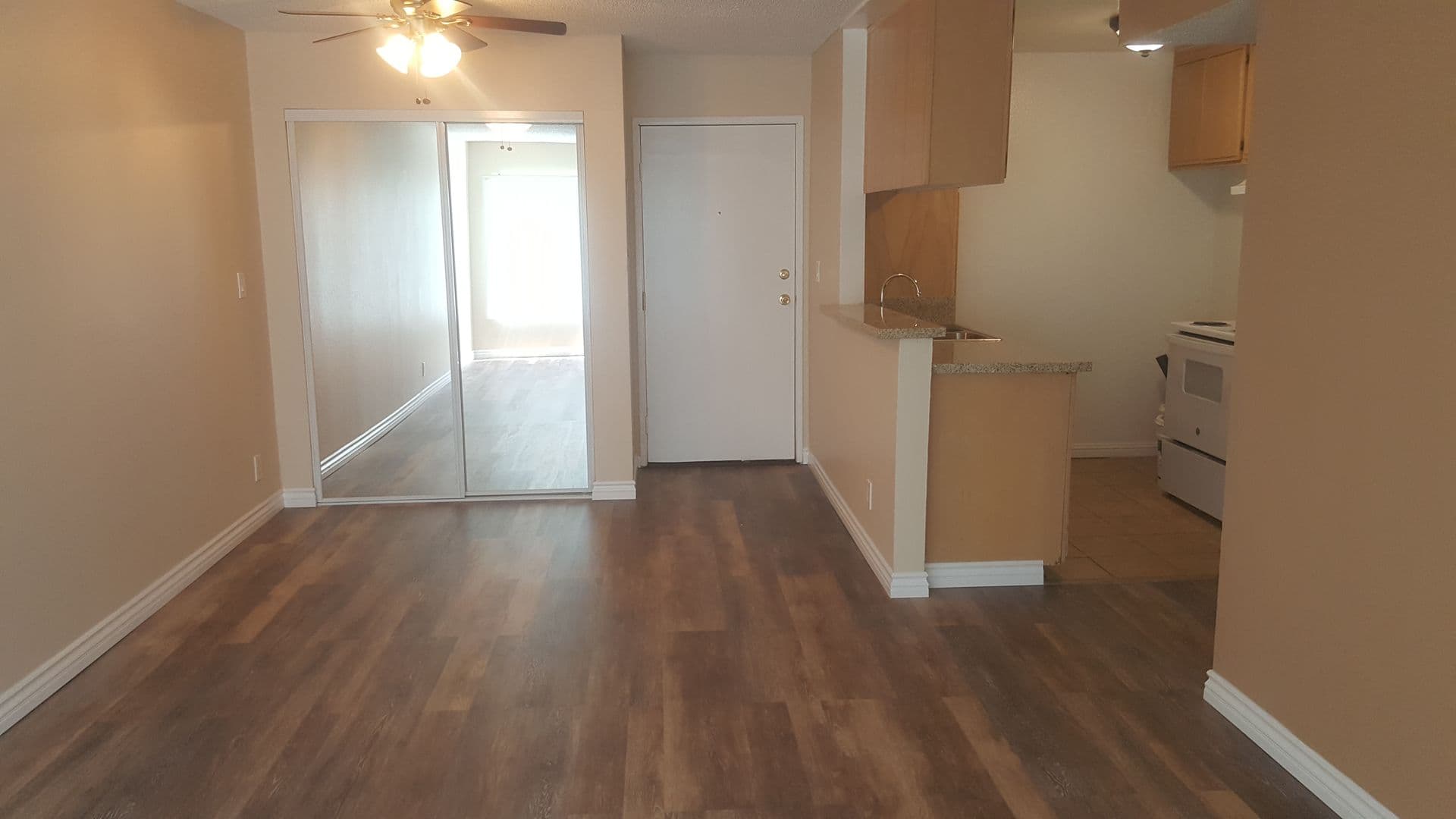 Sunland Apartment: 10500 SHERMAN GROVE AVE
