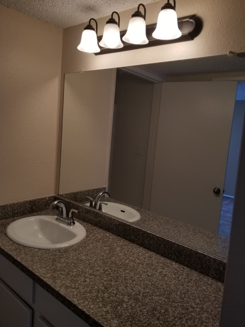 Sunland Apartment: 10523 Floralita Ave