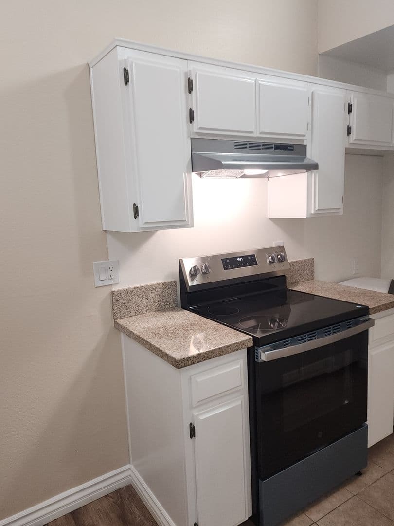 Sunland Apartment: 10500 SHERMAN GROVE AVE