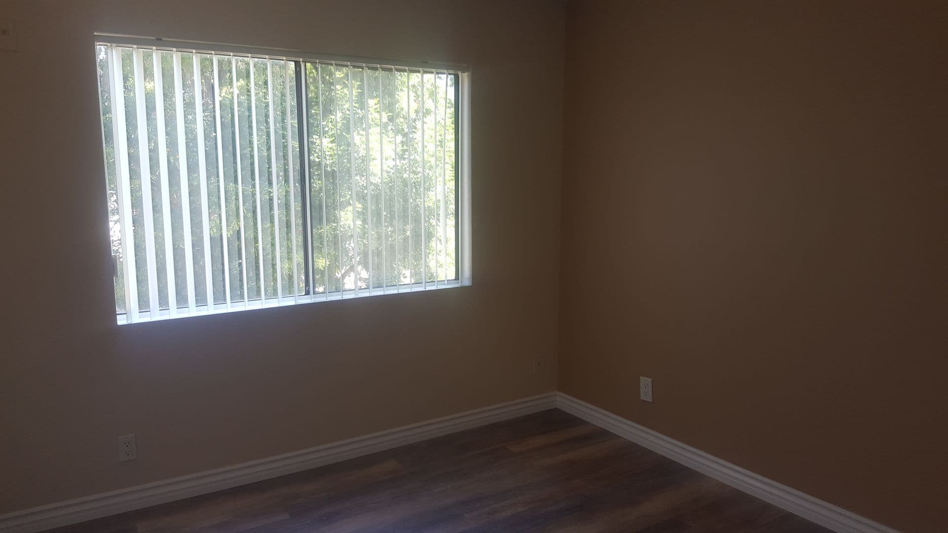 Sunland Apartment: 10500 SHERMAN GROVE AVE