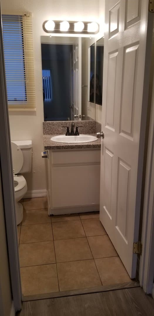 Sunland Apartment: 10523 Floralita Ave