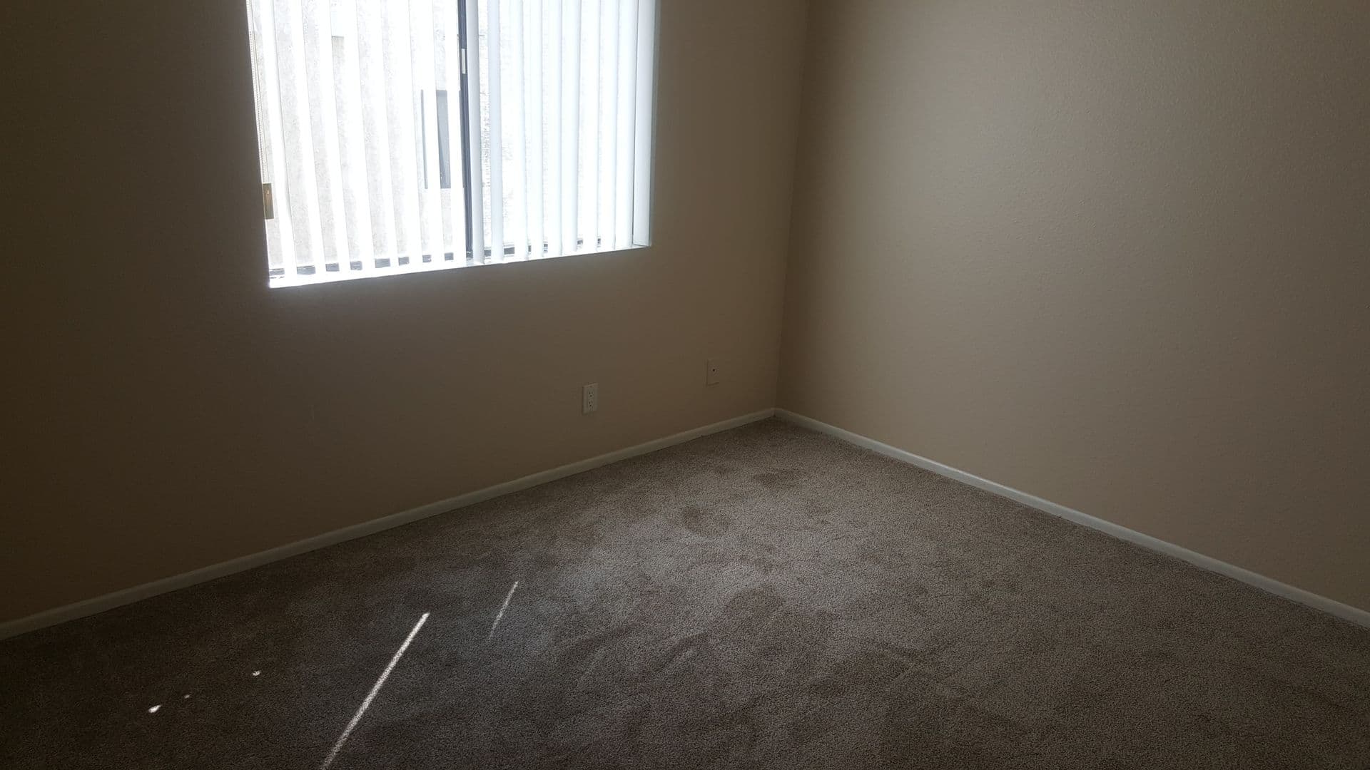 Sunland Apartment: 10523 Floralita Ave