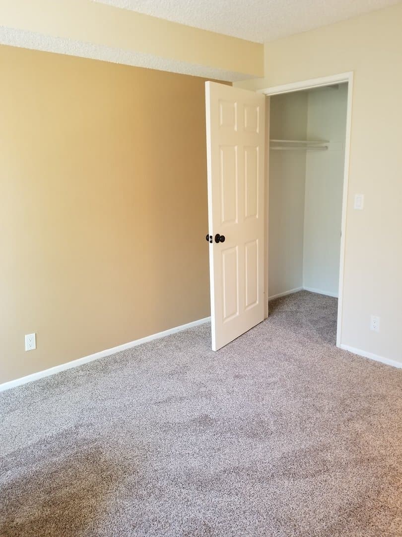 Sunland Apartment: 10500 SHERMAN GROVE AVE