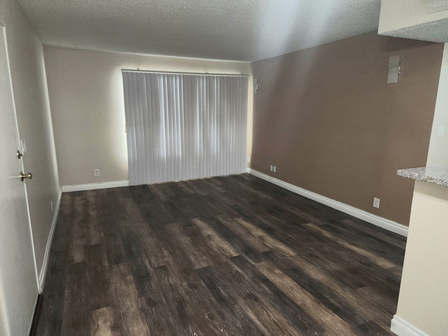Sunland Apartment: 10500 SHERMAN GROVE AVE