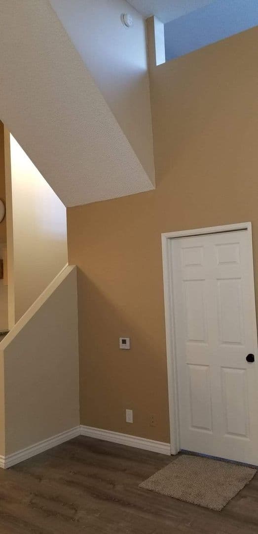 Sunland Apartment: 10500 SHERMAN GROVE AVE