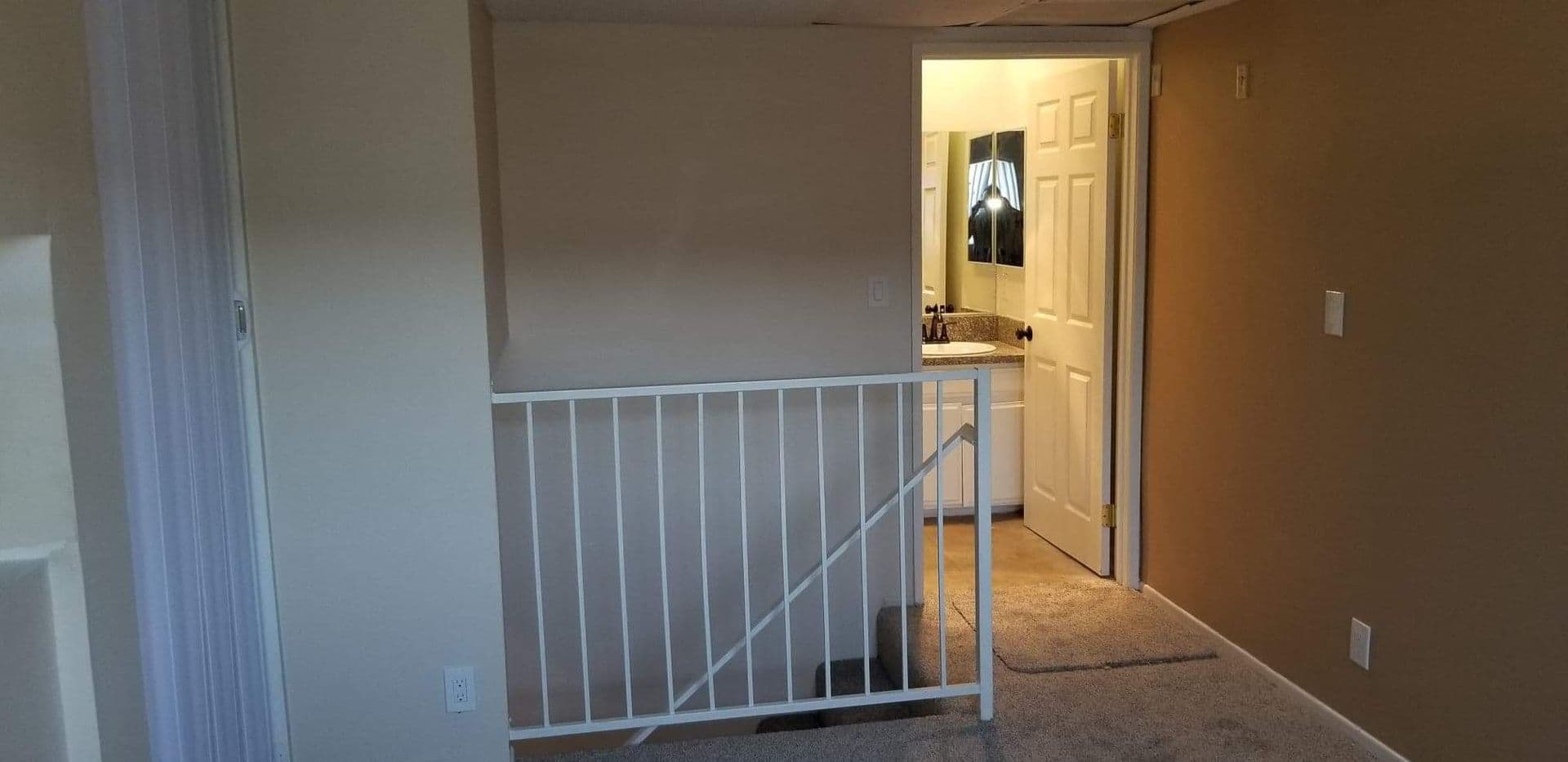 Sunland Apartment: 10500 SHERMAN GROVE AVE