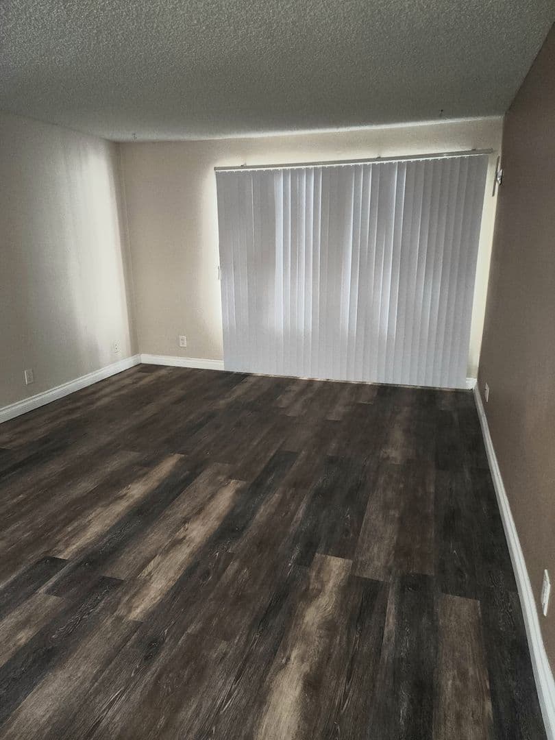 Sunland Apartment: 10500 SHERMAN GROVE AVE
