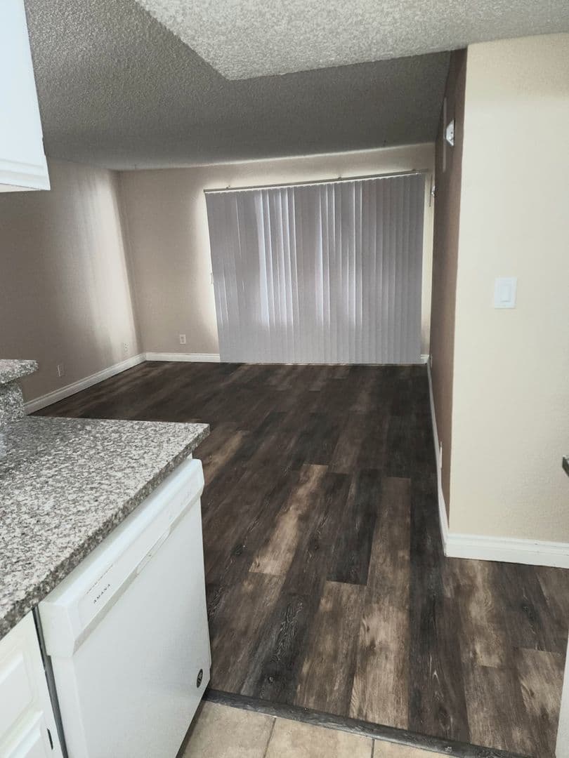 Sunland Apartment: 10500 SHERMAN GROVE AVE