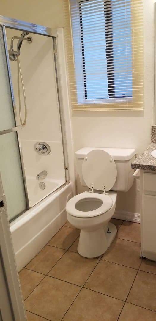Sunland Apartment: 10523 Floralita Ave