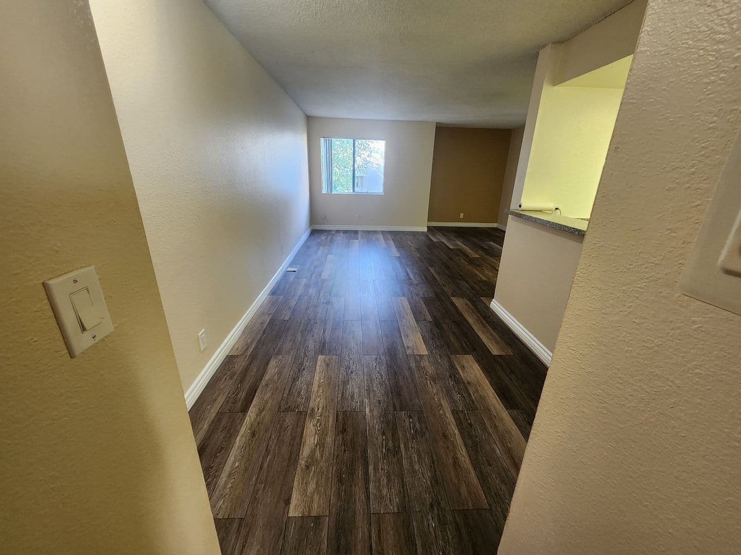Sunland Apartment: 10523 Floralita Ave