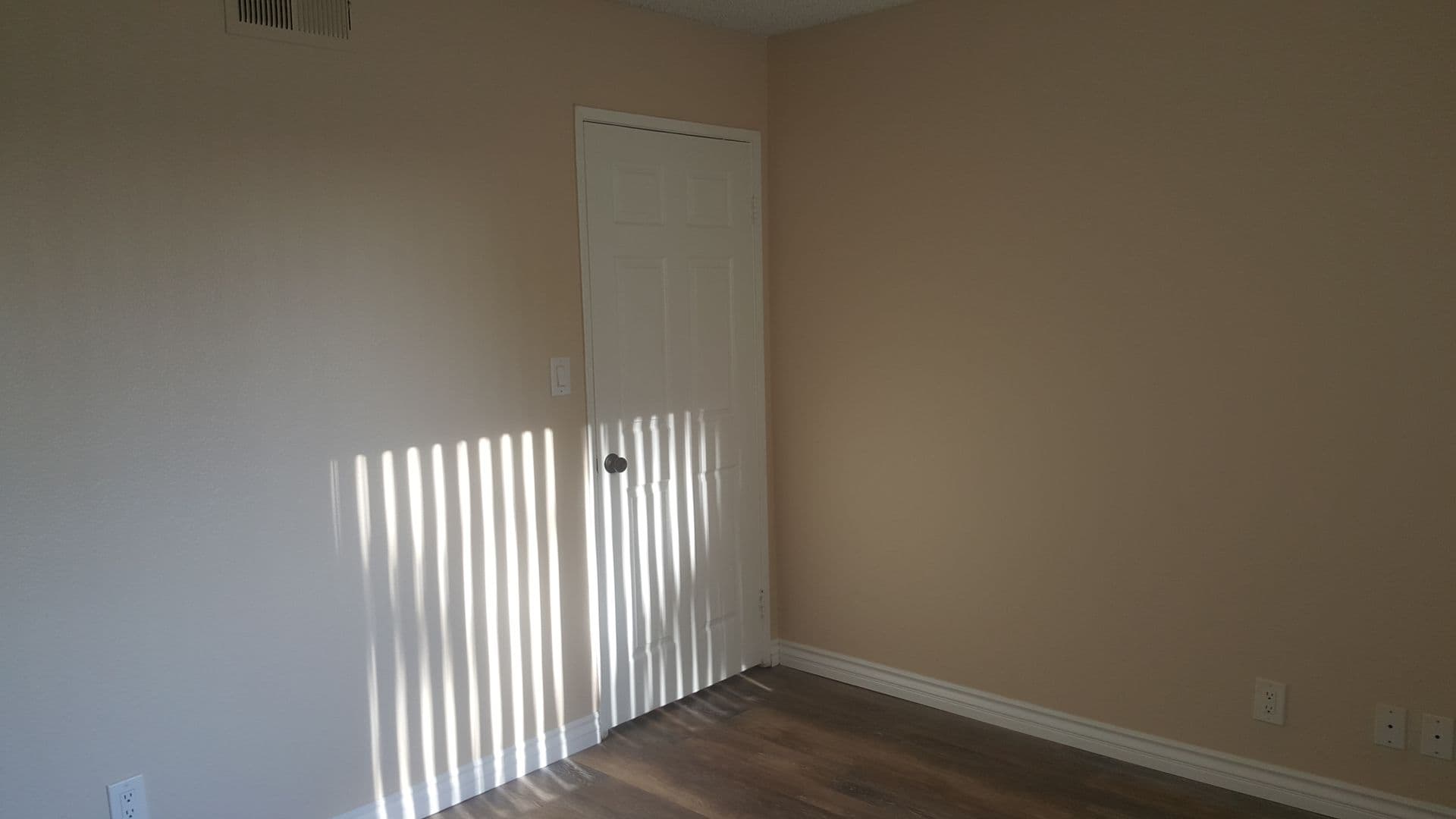 Sunland Apartment: 10500 SHERMAN GROVE AVE