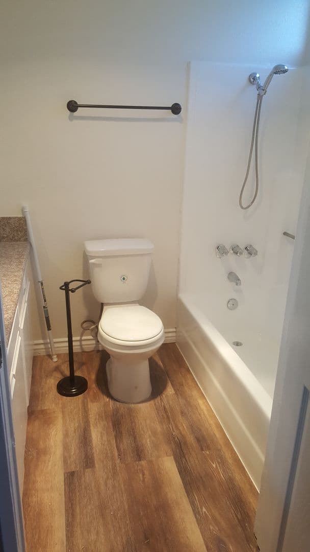 Sunland Apartment: 10500 SHERMAN GROVE AVE