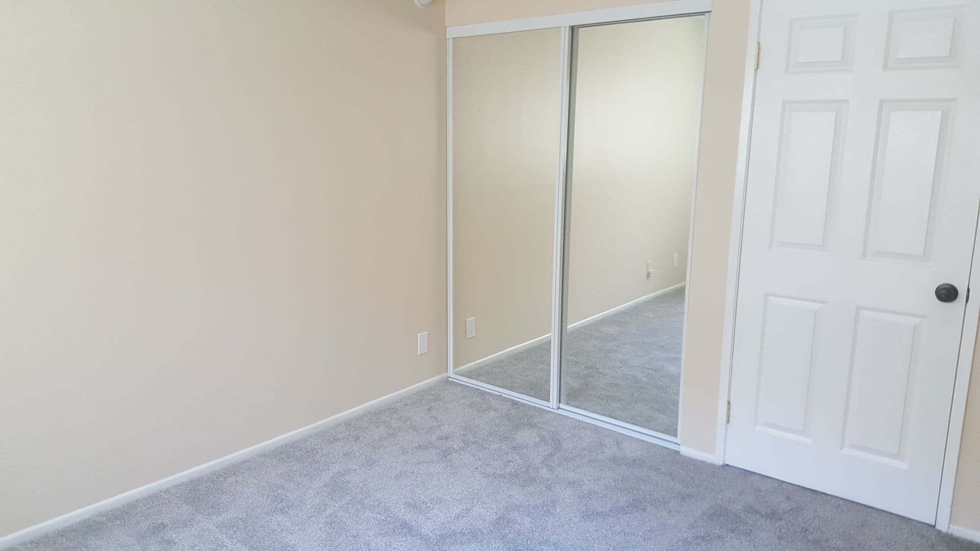 Sunland Apartment: 10500 SHERMAN GROVE AVE