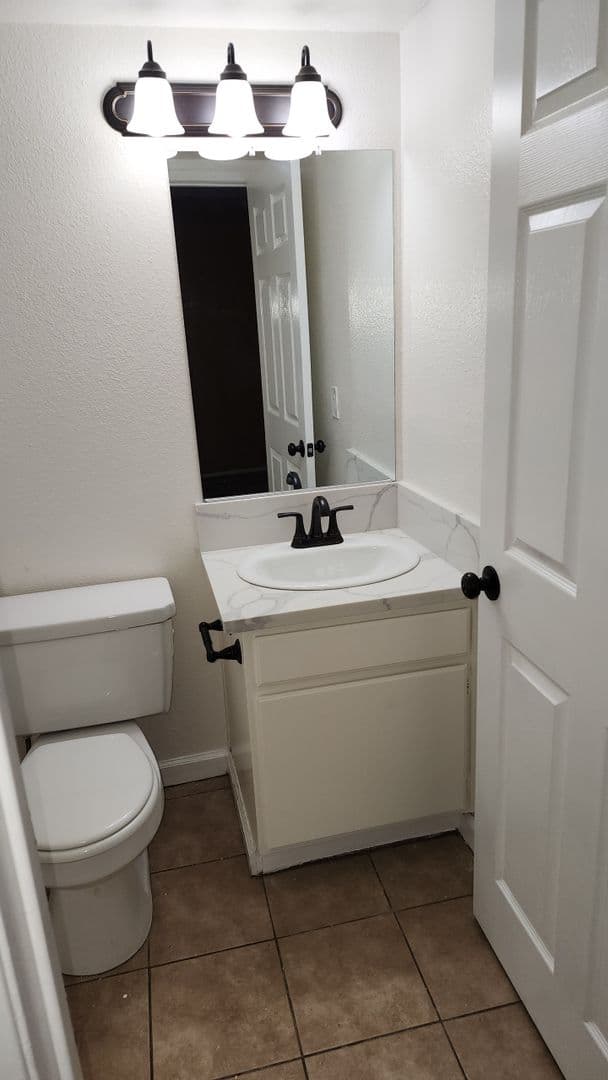 Sunland Apartment: 10523 Floralita Ave