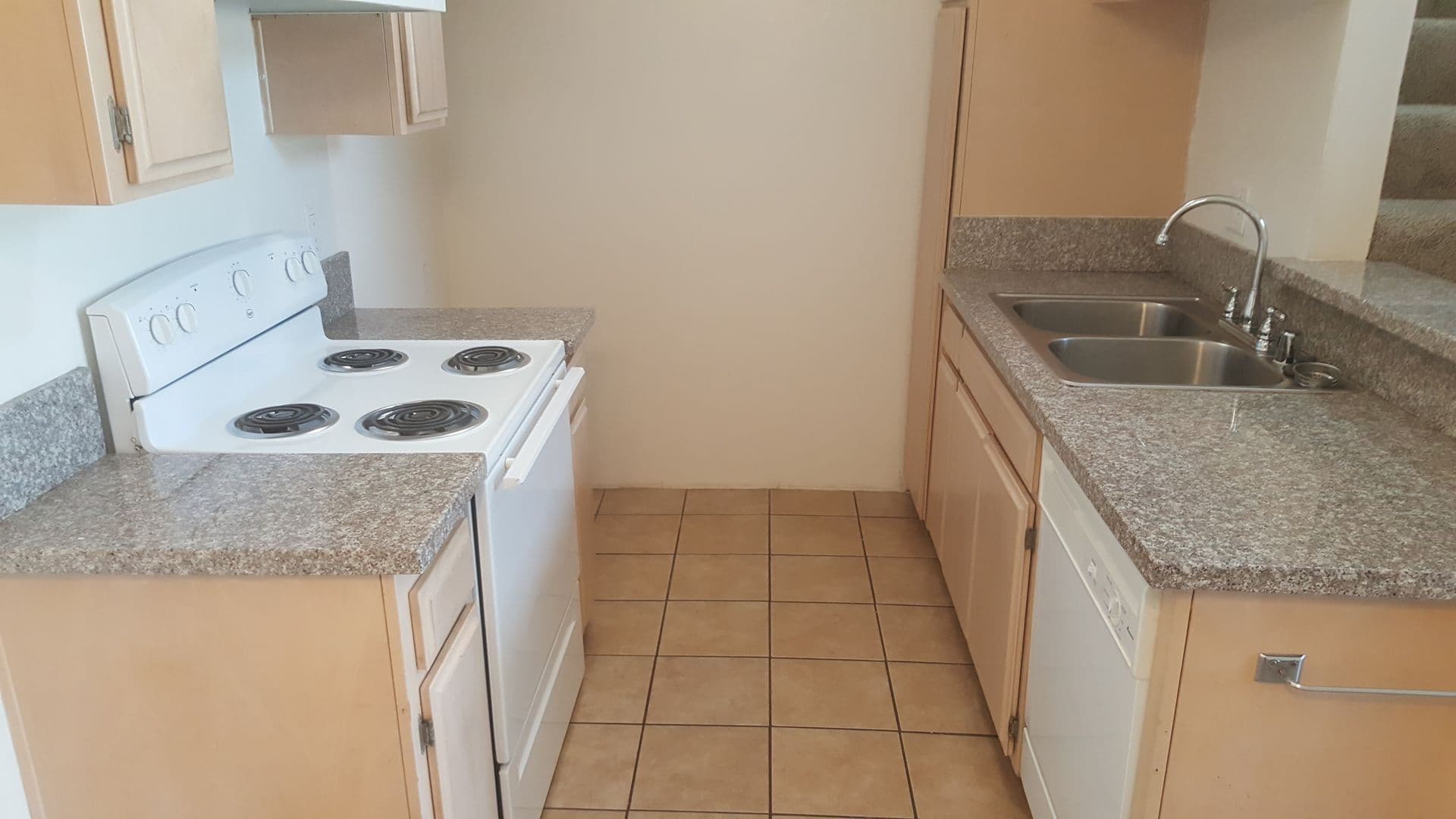 Sunland Apartment: 10500 SHERMAN GROVE AVE