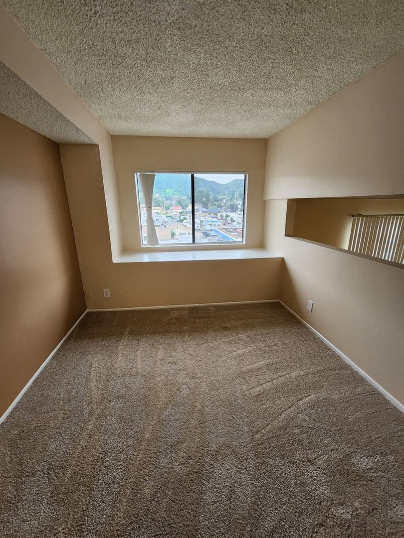 Sunland Apartment: 10500 SHERMAN GROVE AVE