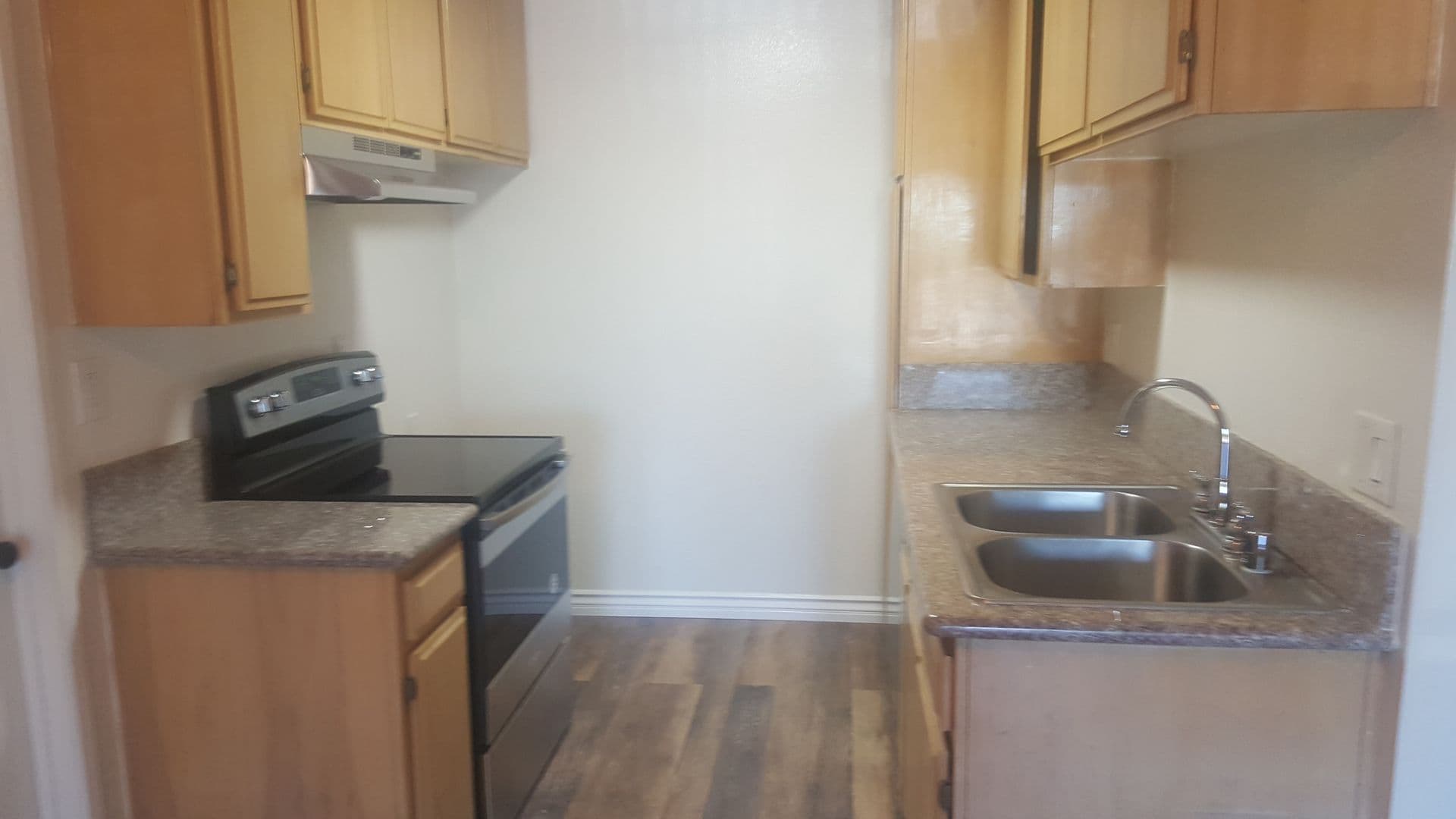 Sunland Apartment: 10500 SHERMAN GROVE AVE