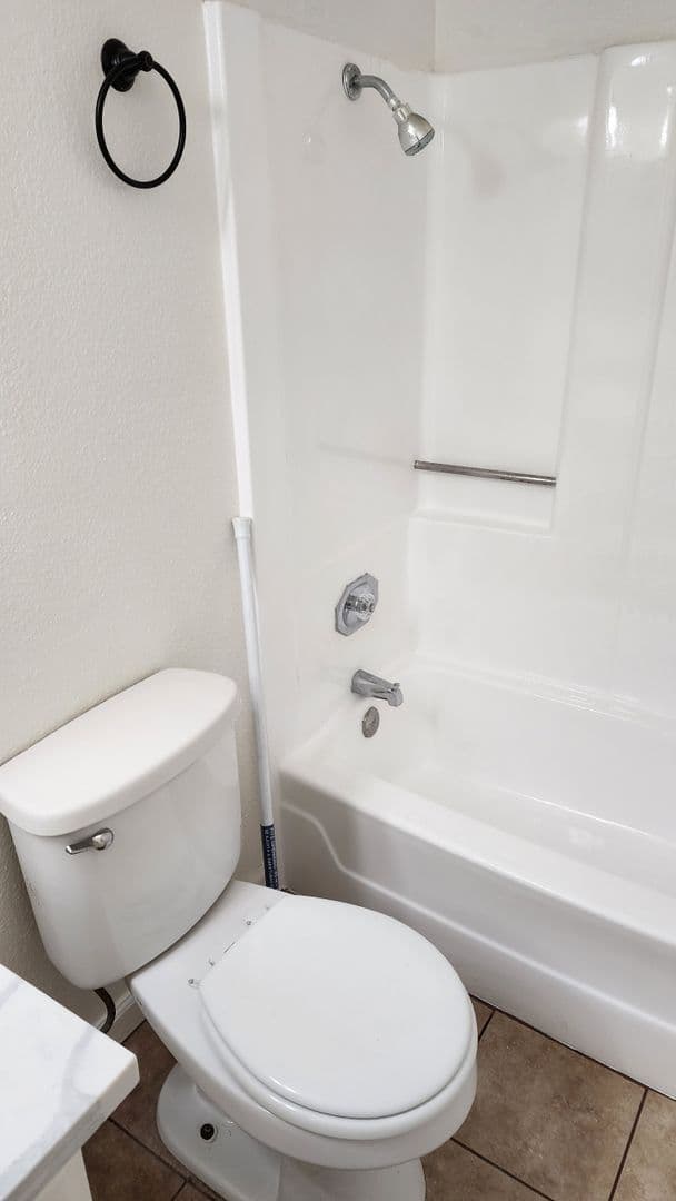 Sunland Apartment: 10523 Floralita Ave