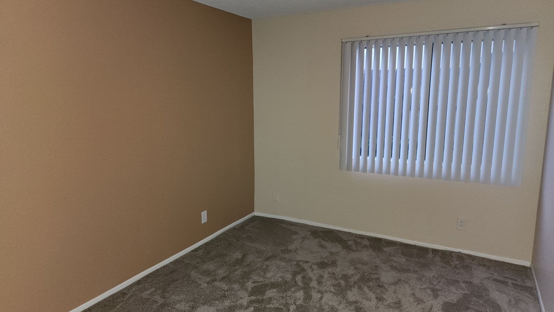 Sunland Apartment: 10523 Floralita Ave