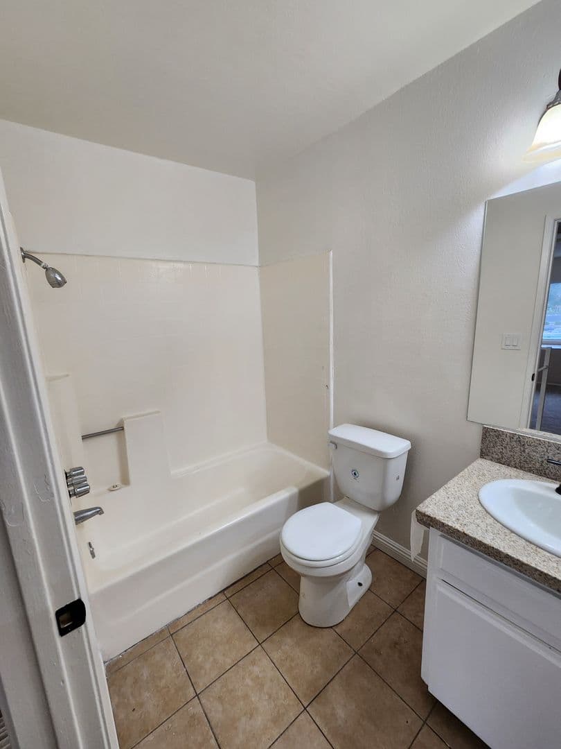 Sunland Apartment: 10500 SHERMAN GROVE AVE