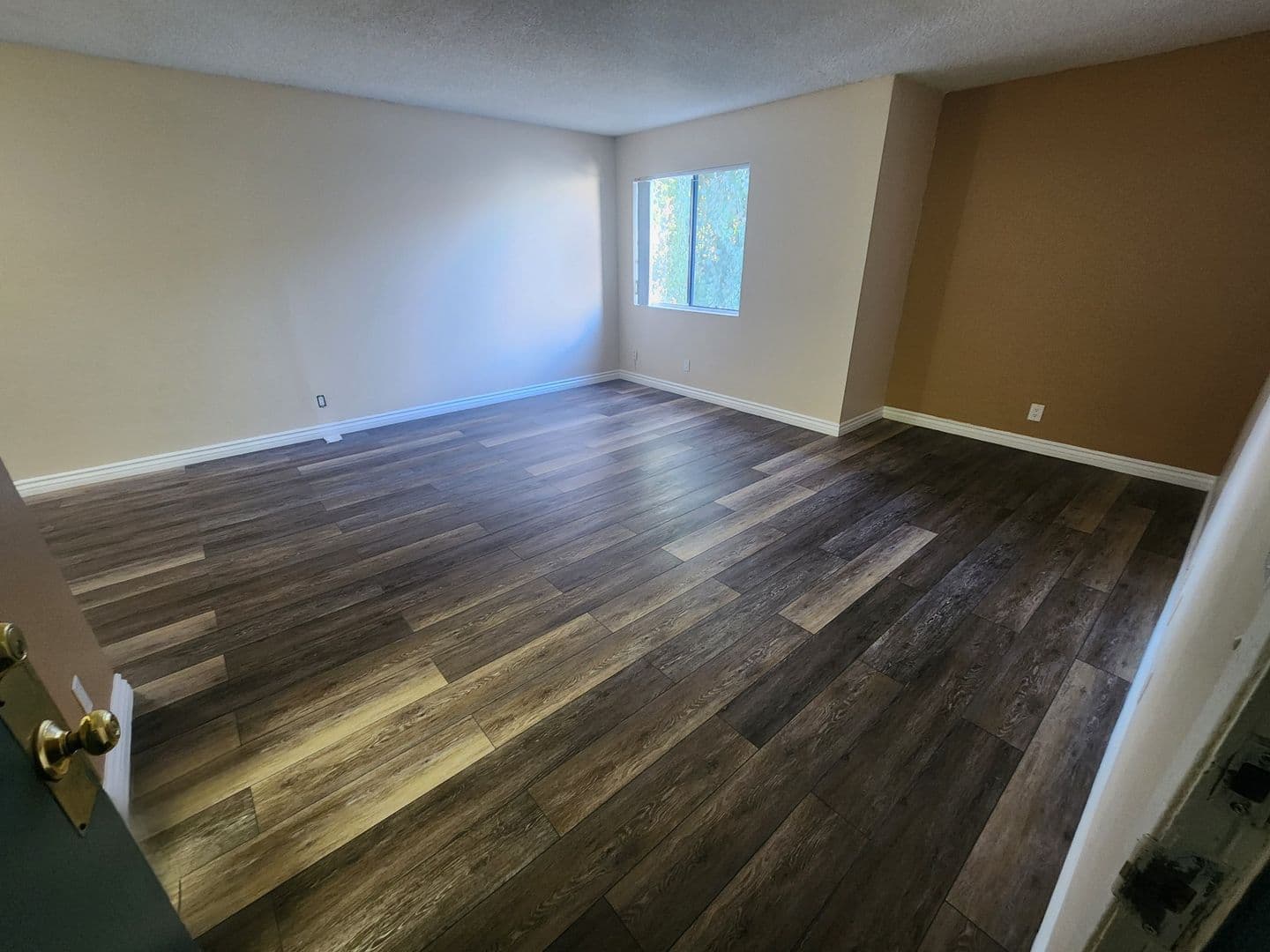 Sunland Apartment: 10523 Floralita Ave