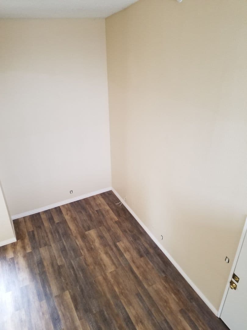 Sunland Apartment: 10523 Floralita Ave