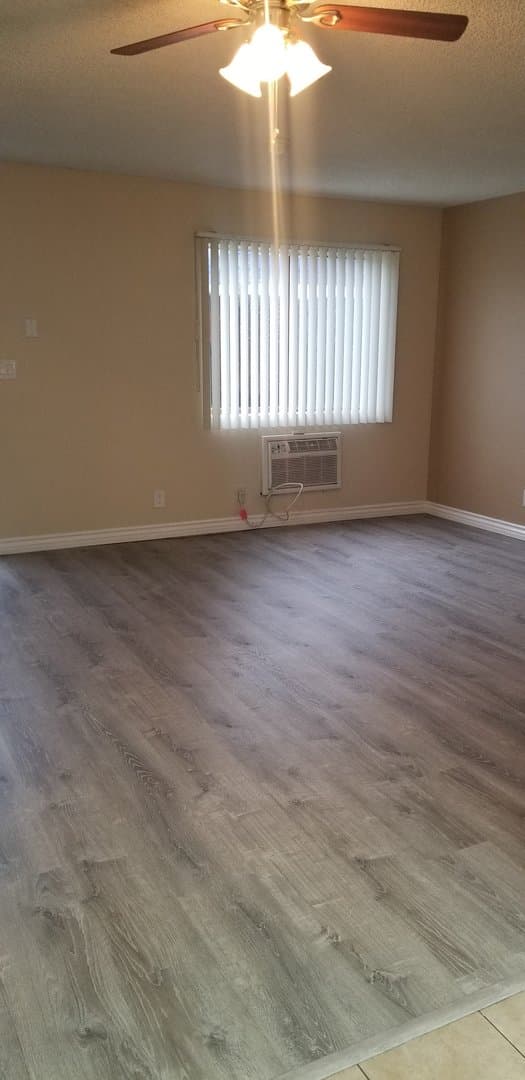 Sunland Apartment: 10523 Floralita Ave