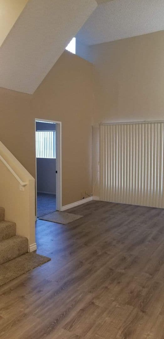 Sunland Apartment: 10500 SHERMAN GROVE AVE