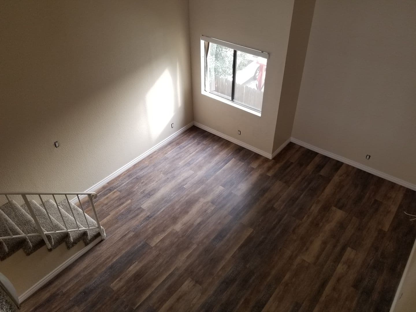 Sunland Apartment: 10523 Floralita Ave