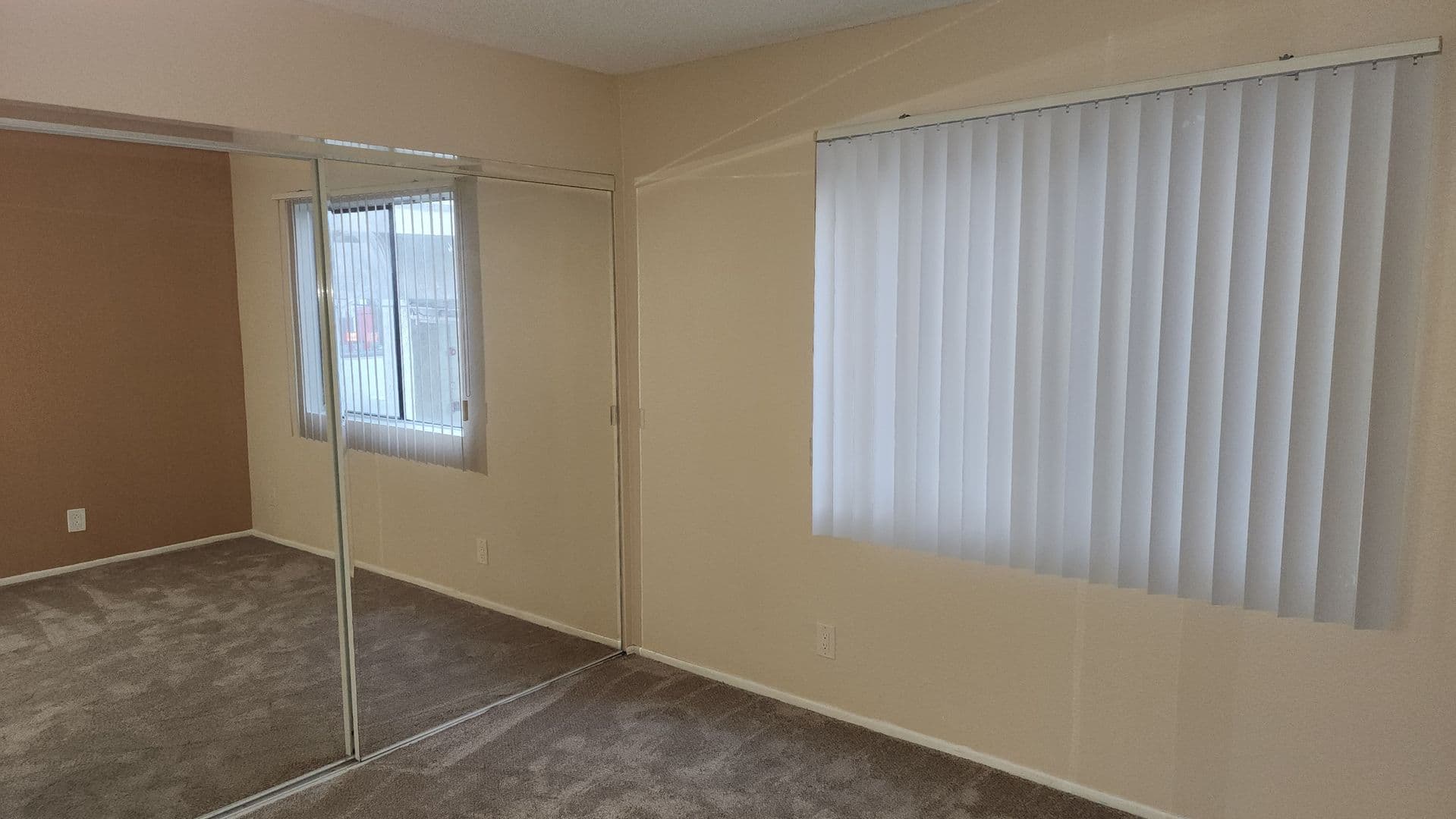 Sunland Apartment: 10523 Floralita Ave