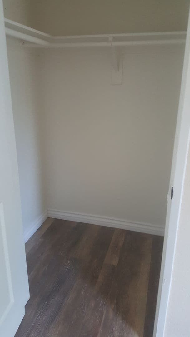 Sunland Apartment: 10500 SHERMAN GROVE AVE