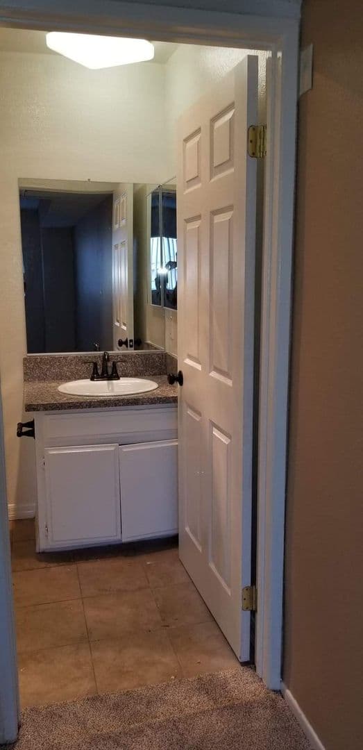 Sunland Apartment: 10500 SHERMAN GROVE AVE