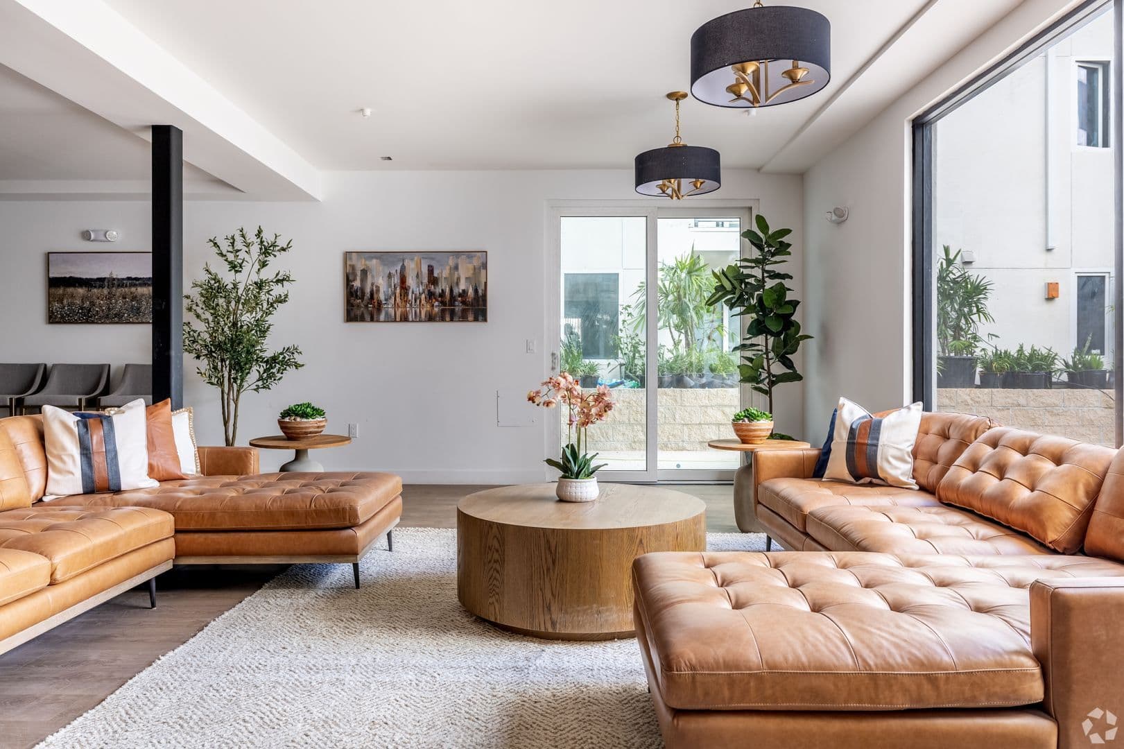 Van Nuys Apartment: 14526 W Kittridge St