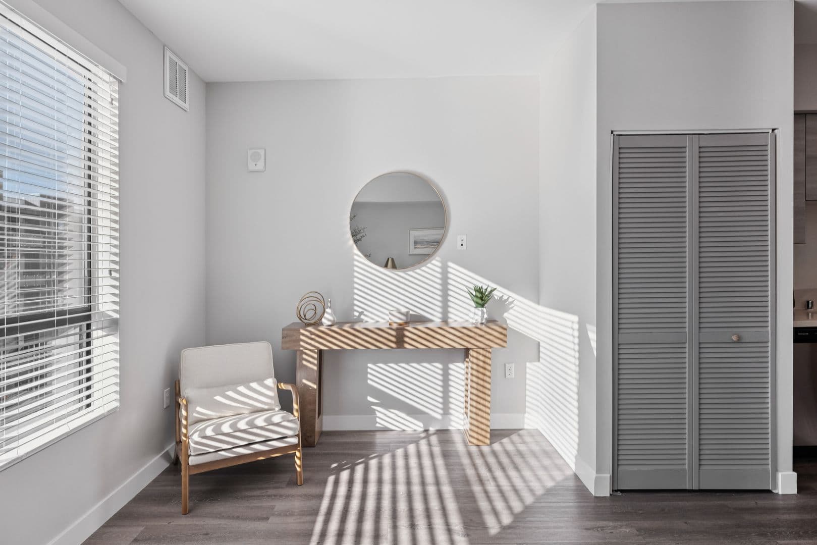 North Hollywood Apartment: 11241 Otsego Street