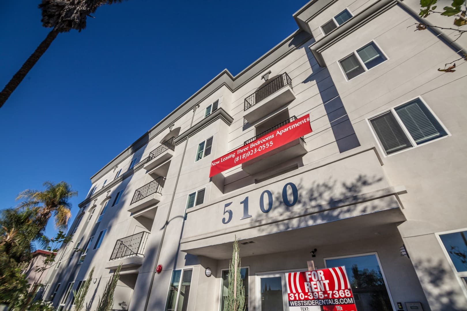 Sherman Oaks Apartment: 5100 Woodman Ave