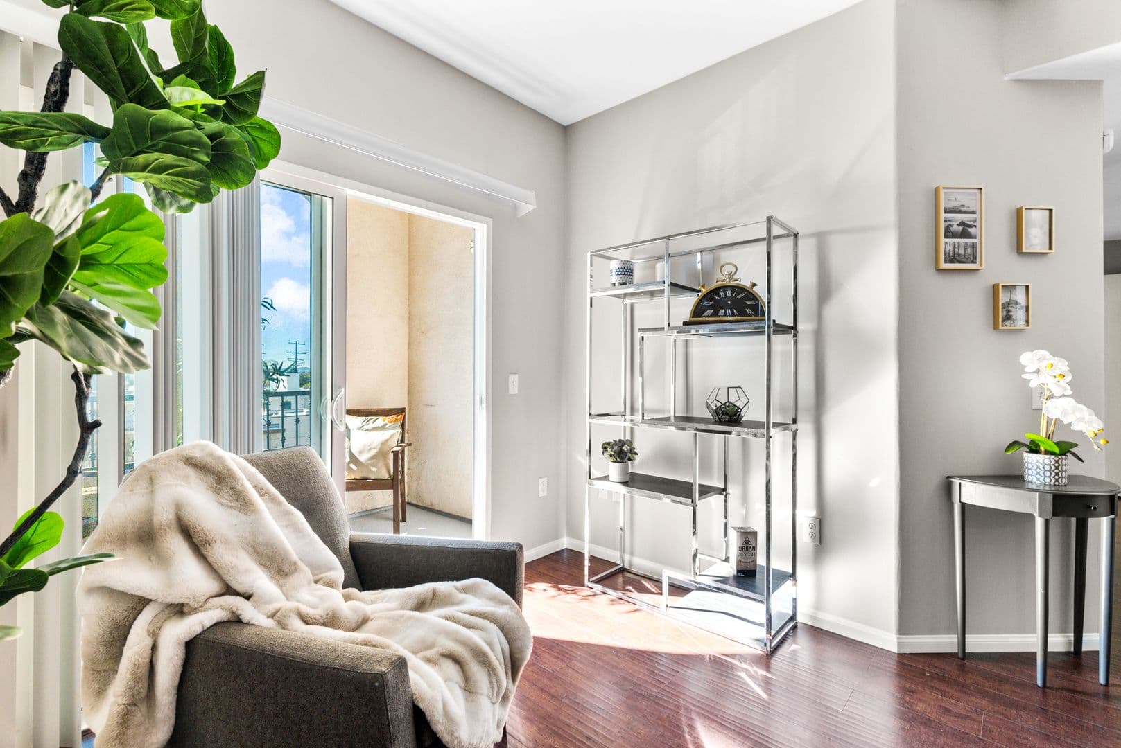 Sun Valley Apartment: 8654 Sunland Blvd