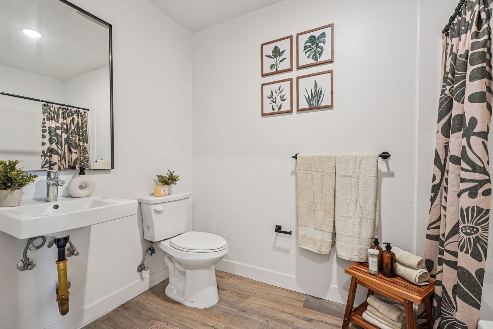 Sylmar Apartment: 12534 San Fernando Road