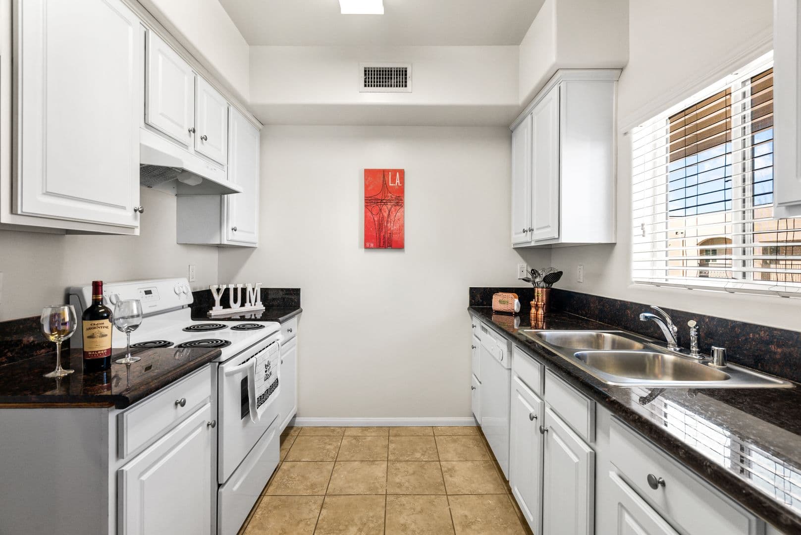 Sun Valley Apartment: 8654 Sunland Blvd
