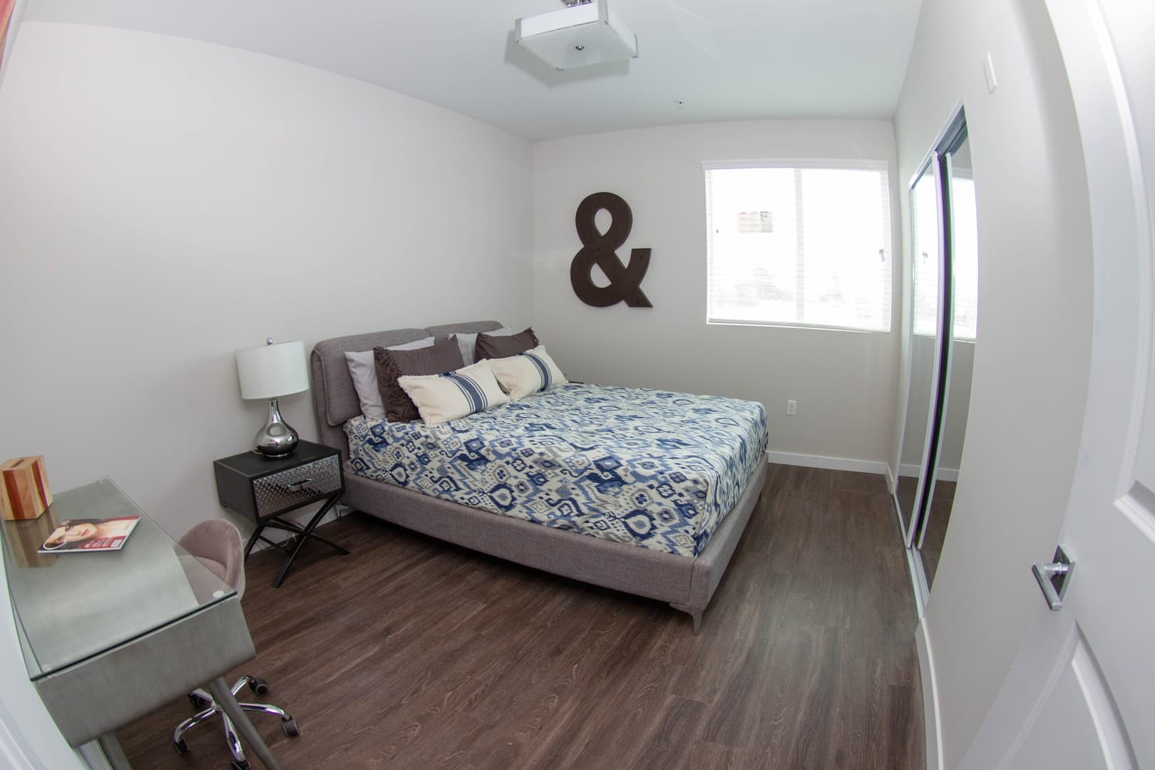 North Hollywood Apartment: 11011 West Otsego Street