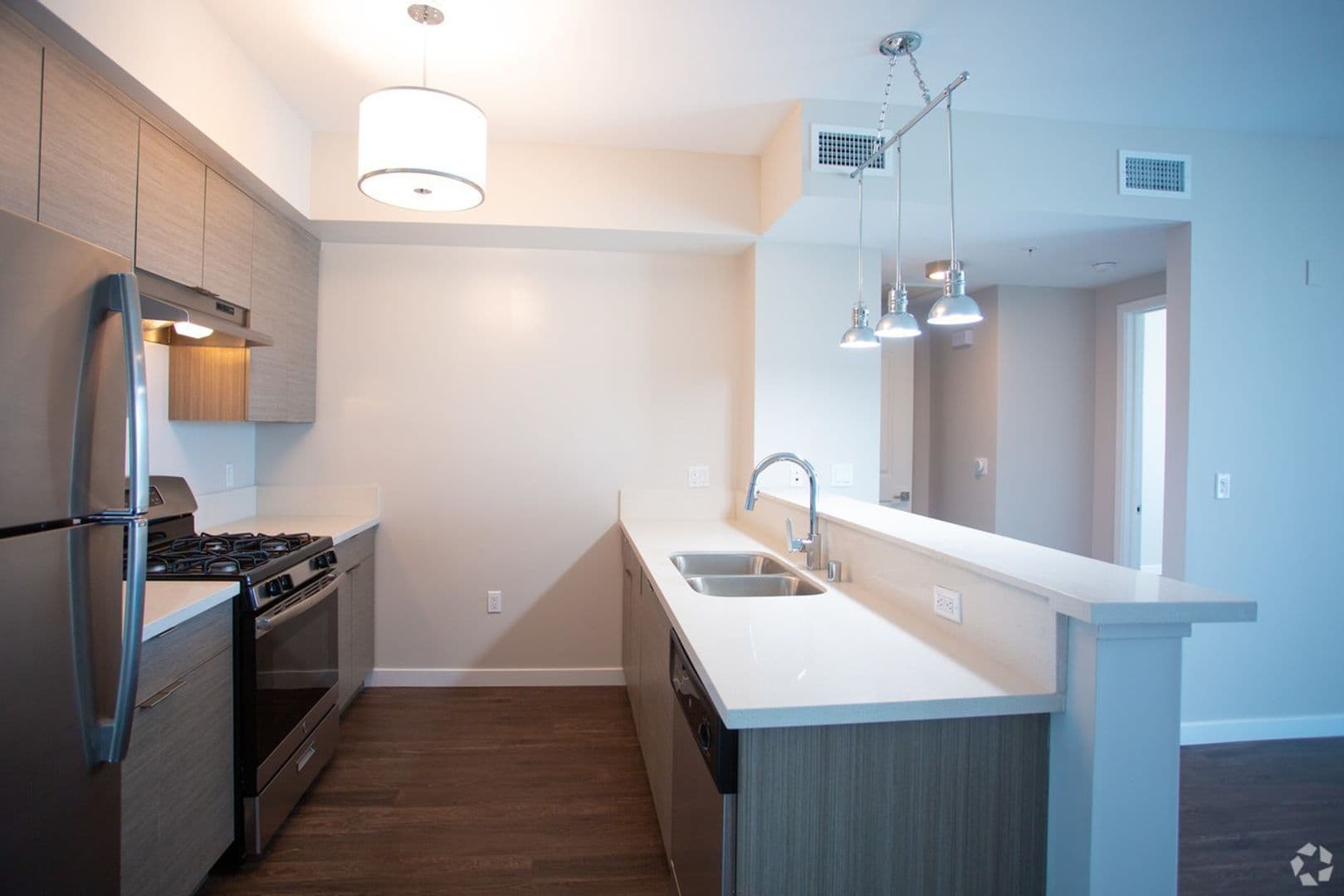 North Hollywood Apartment: 11011 West Otsego Street