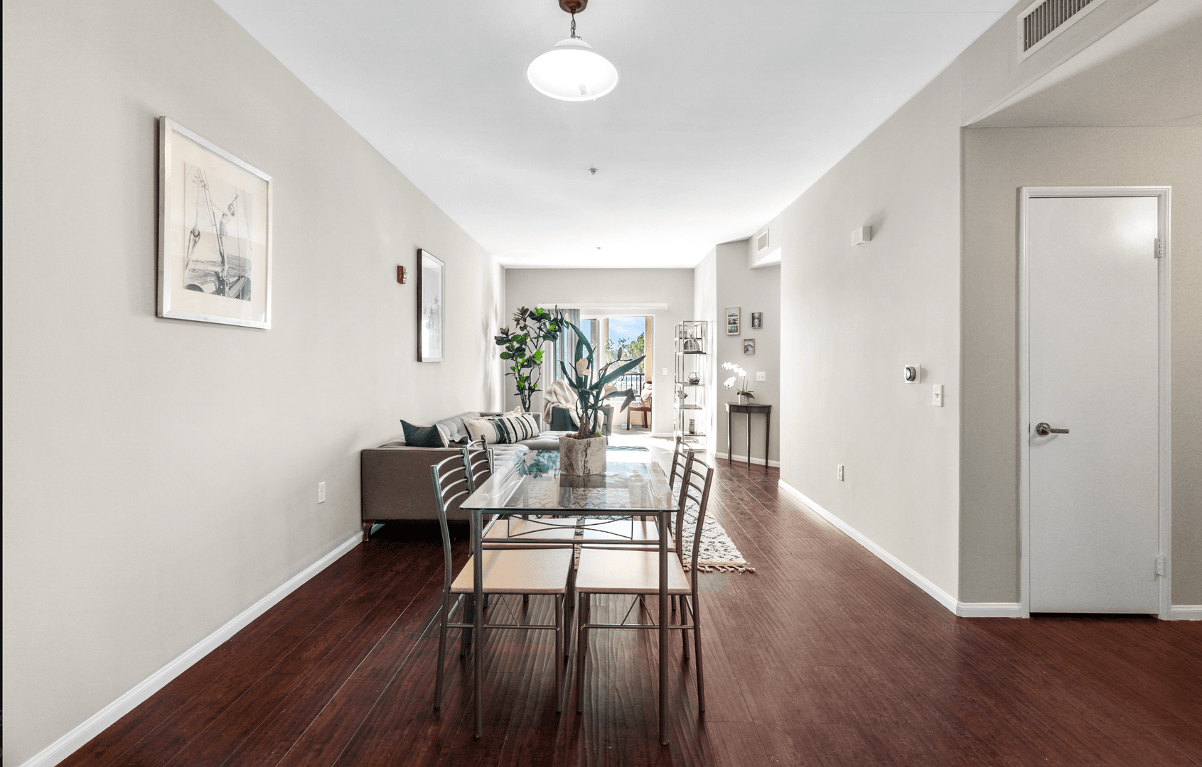 Sun Valley Apartment: 8654 Sunland Blvd