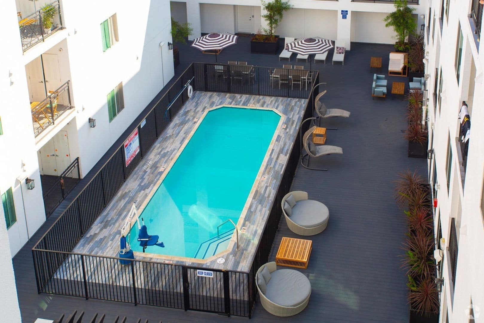 North Hollywood Apartment: 11011 West Otsego Street