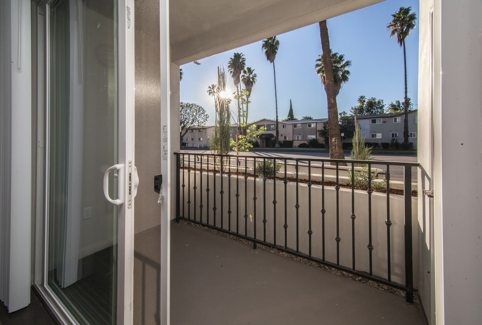 Sherman Oaks Apartment: 5100 Woodman Ave