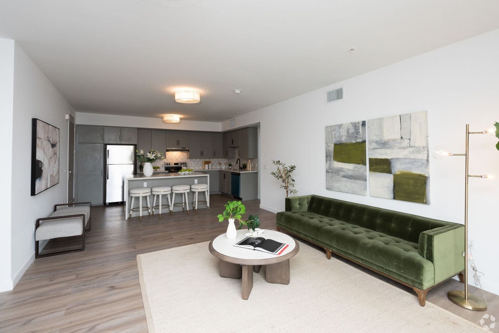 Los Angeles Apartment: 1507 Hi Point Street