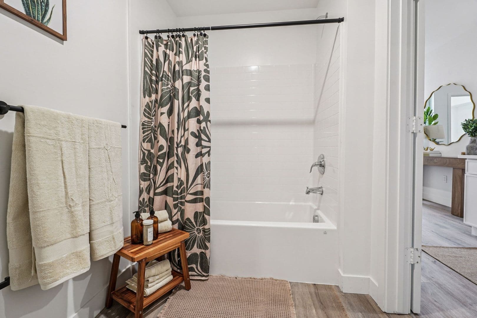 Sylmar Apartment: 12534 San Fernando Road
