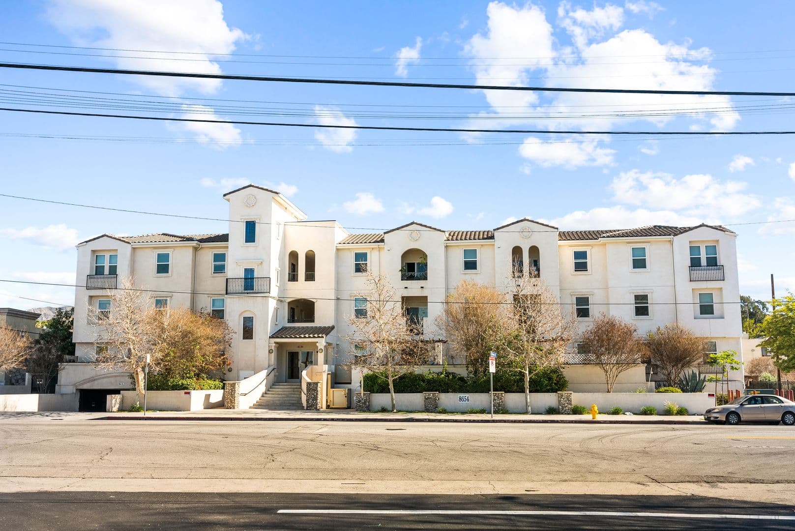 Sun Valley Apartment: 8654 Sunland Blvd