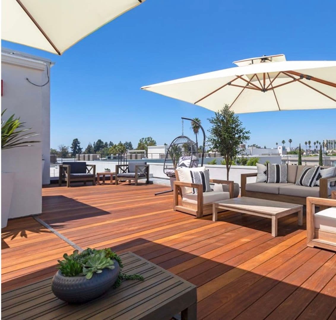 North Hollywood Apartment: 11241 Otsego Street